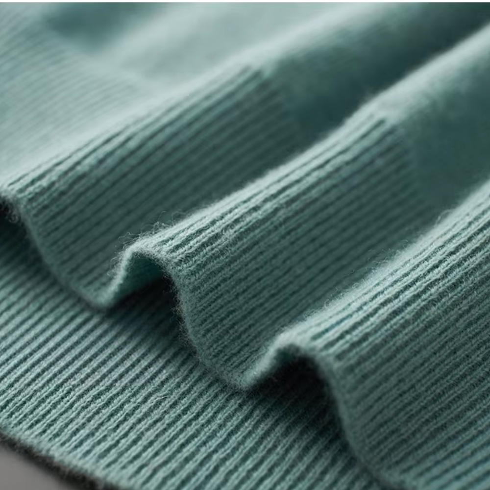 Maglione in lana con scollo a V